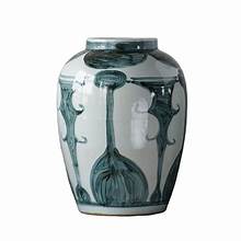 LA/ HAND PAINTED JINGDEHZEN JAR