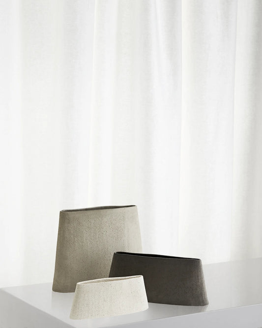 ARTERIORS HASTA VASE/ MED DARK GRAY